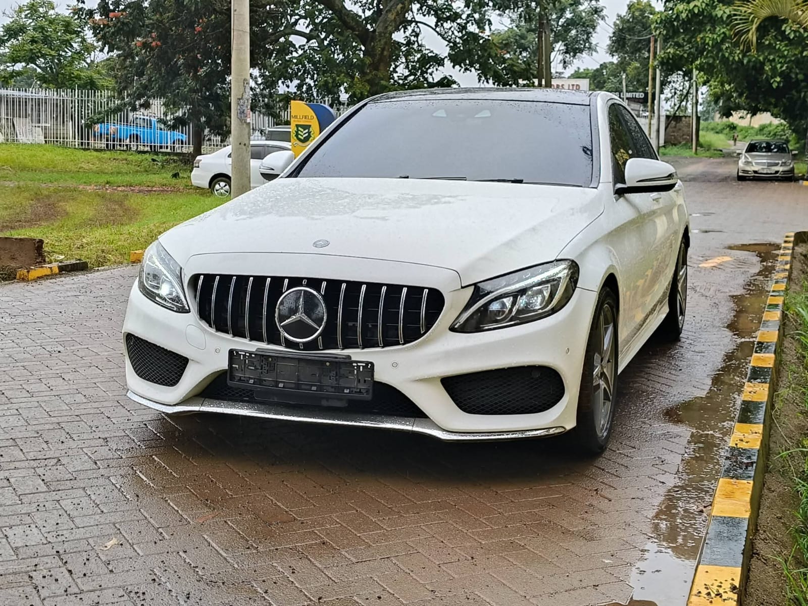 Mercedes Benz C200