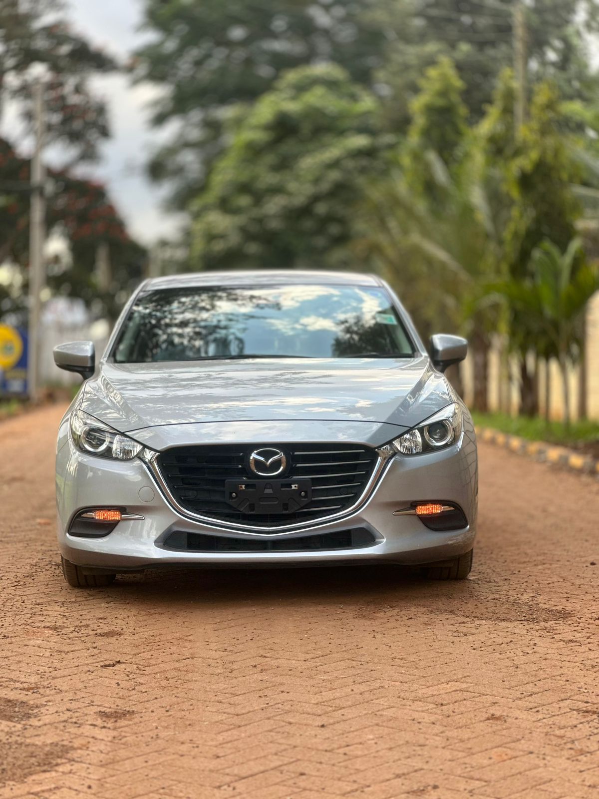 Mazda axela sedan
