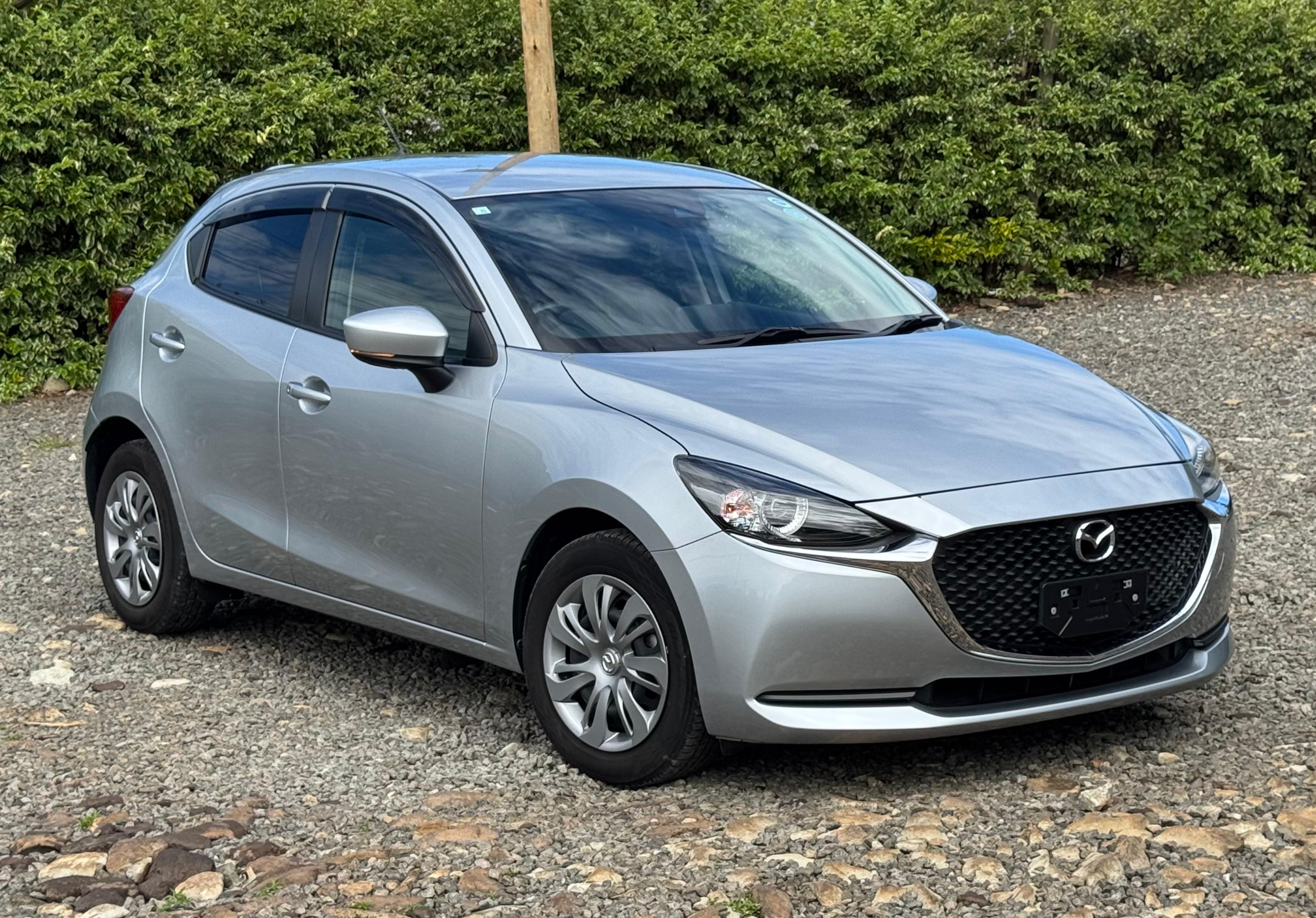 MAZDA 2