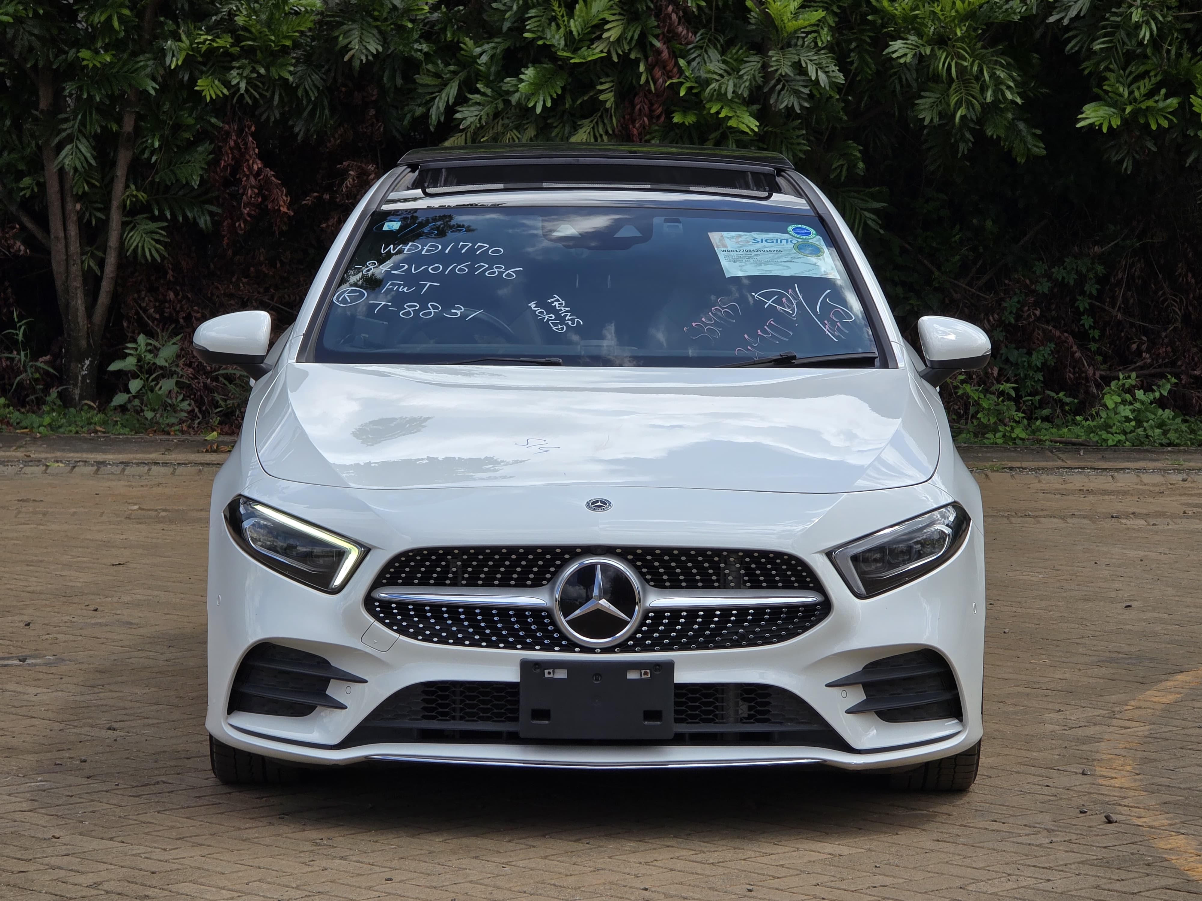 Mercedes -Benz  A180
