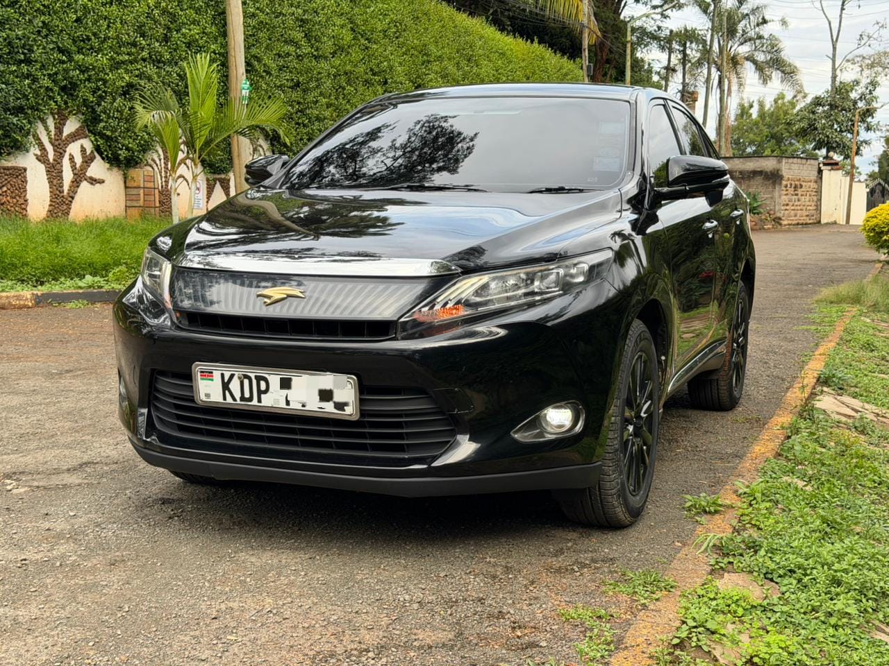 TOYOTA HARRIER