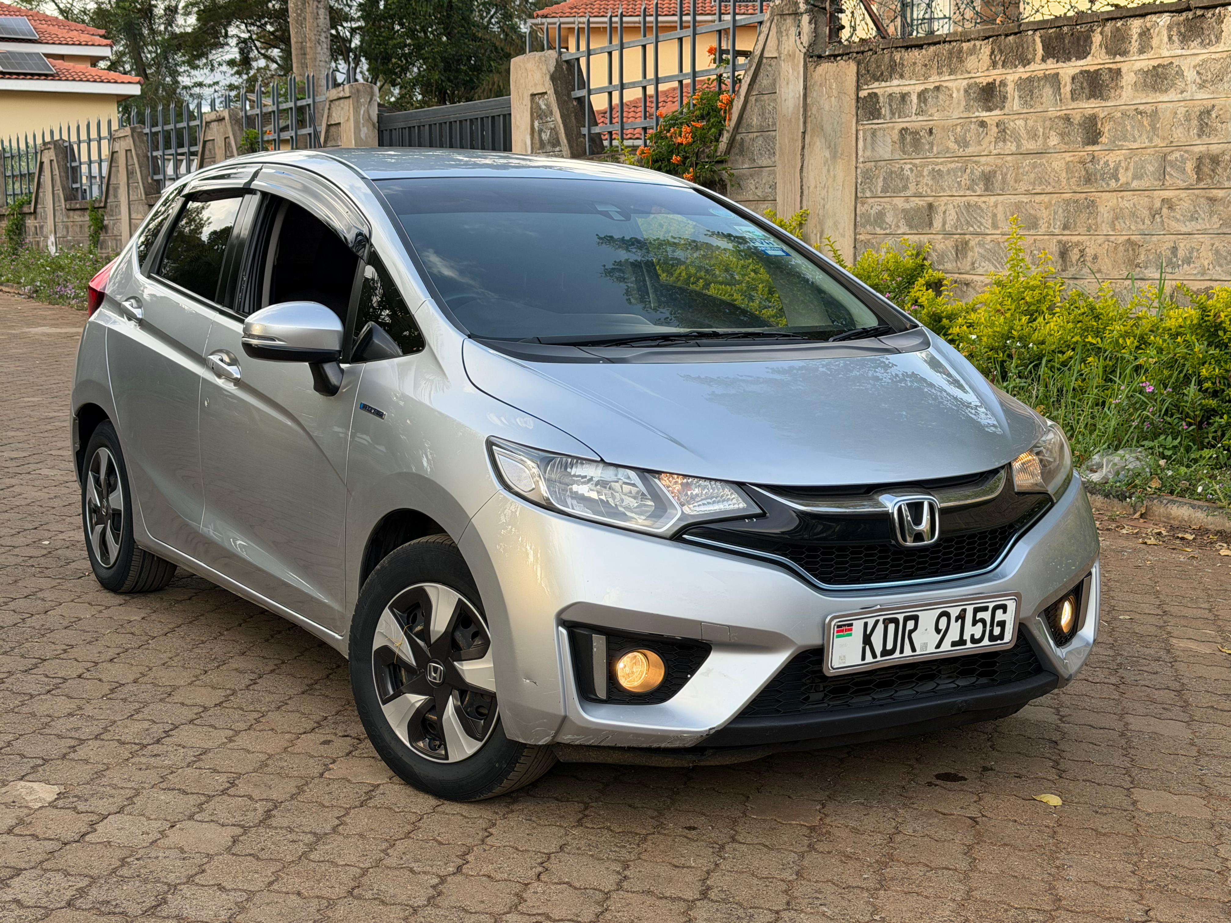 HONDA FIT (hybrid)