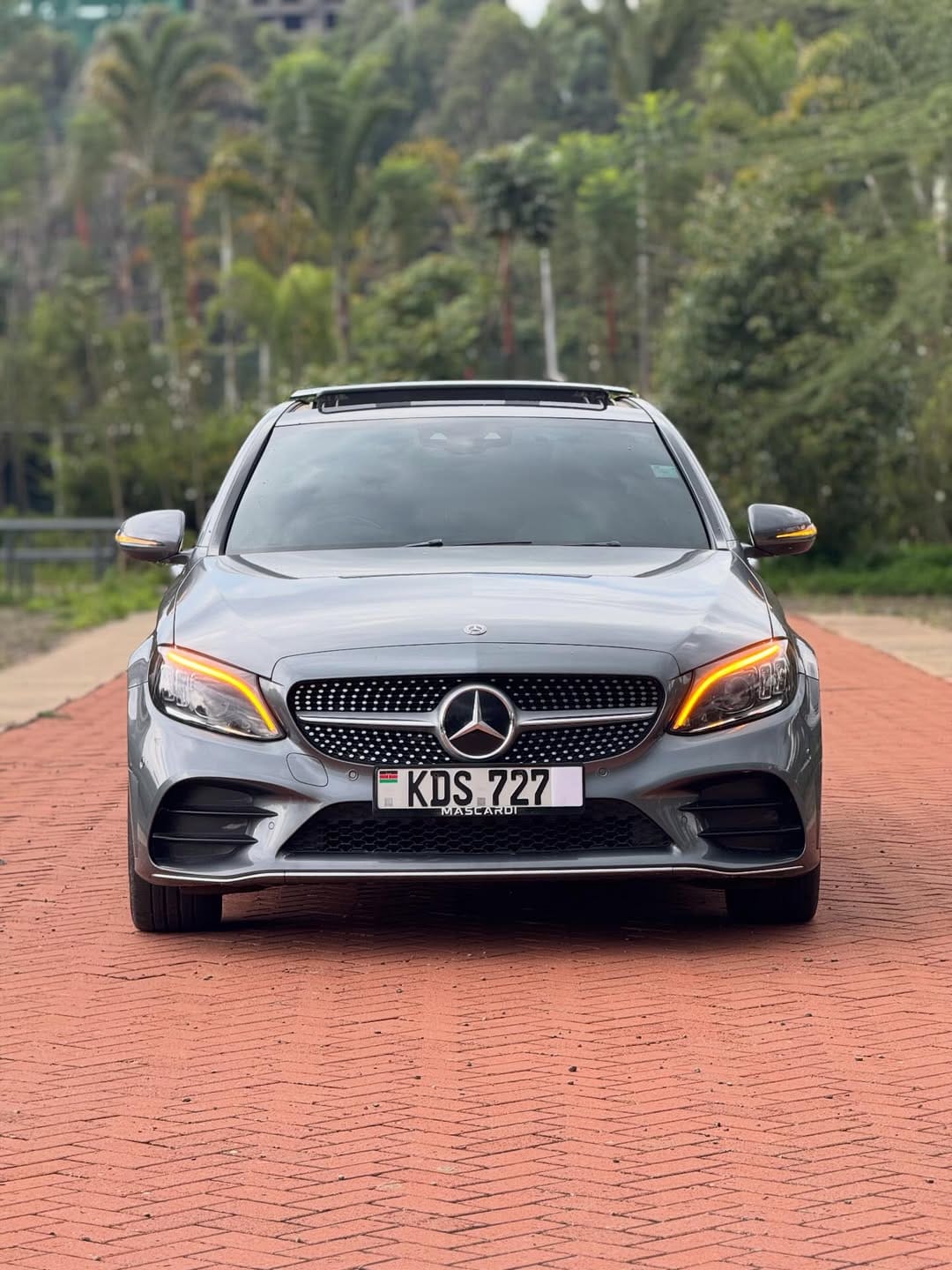 MERCEDES BENZ  C200