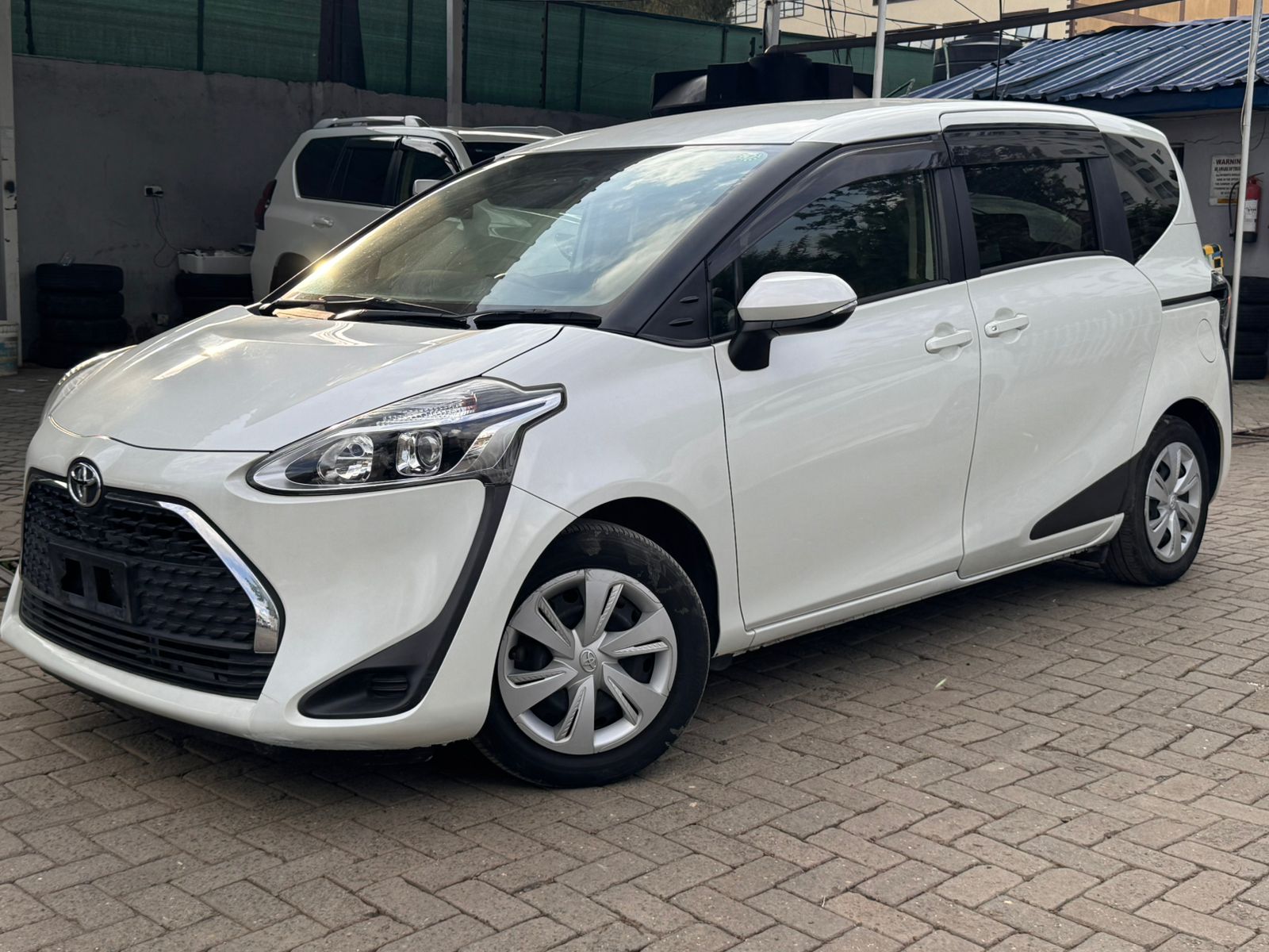 Toyota Sienta
