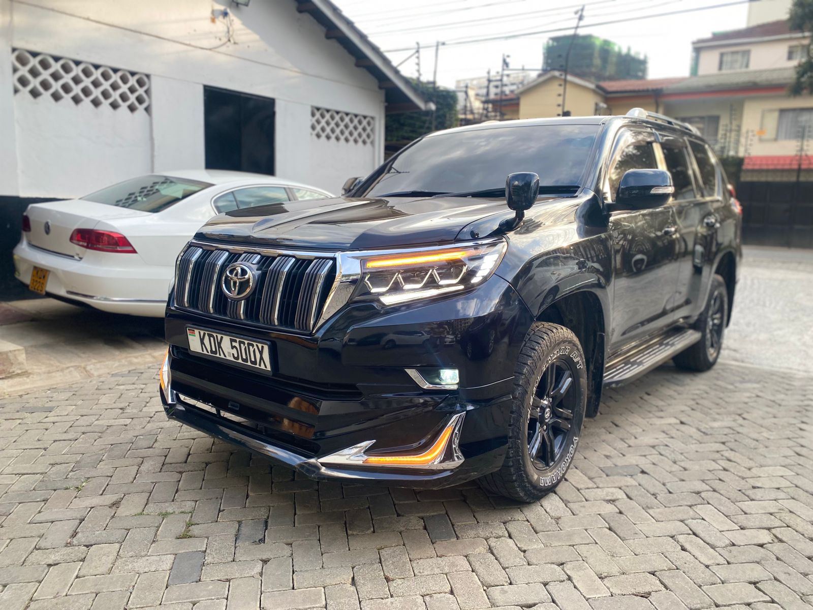 TOYOTA  LAND CRUISER PRADO
