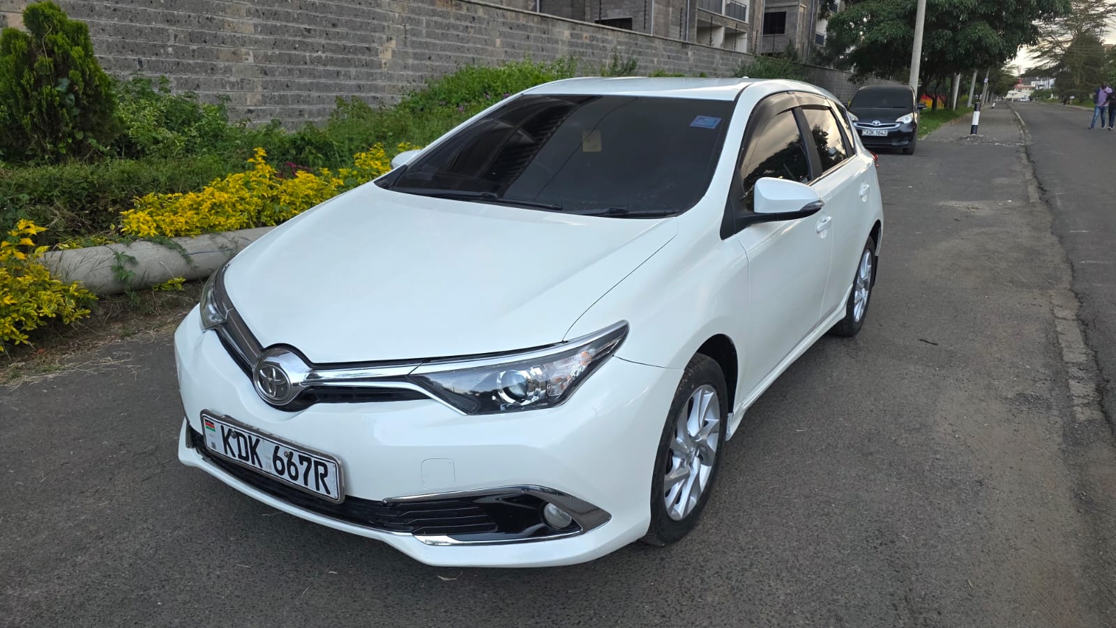 TOYOTA AURIS