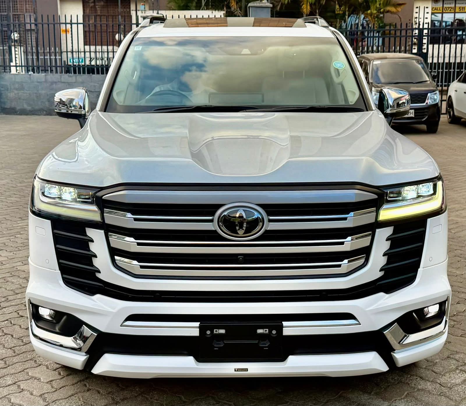 TOYOTA LAND CRUISER ZX
