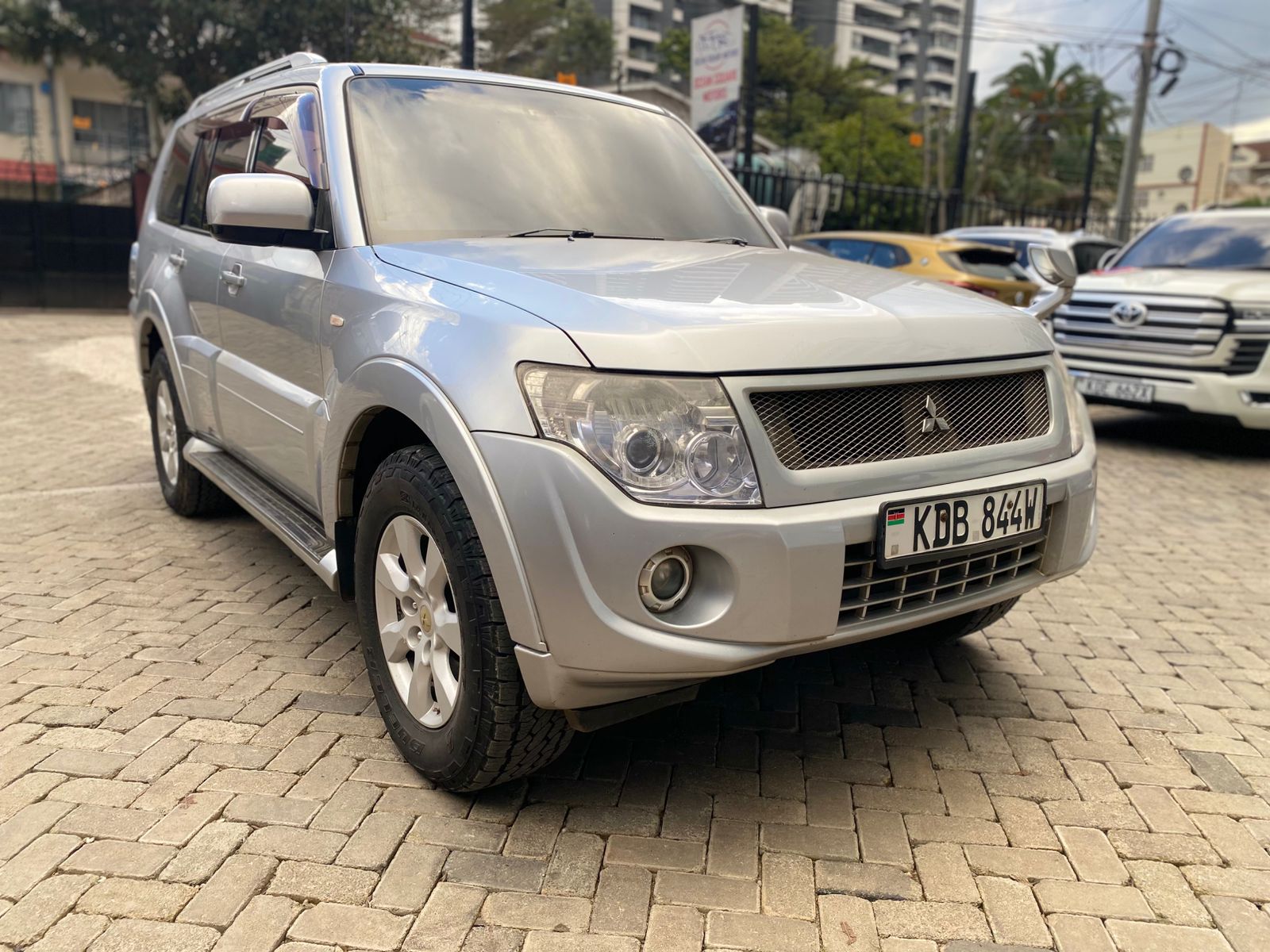 Mustibish  Pajero