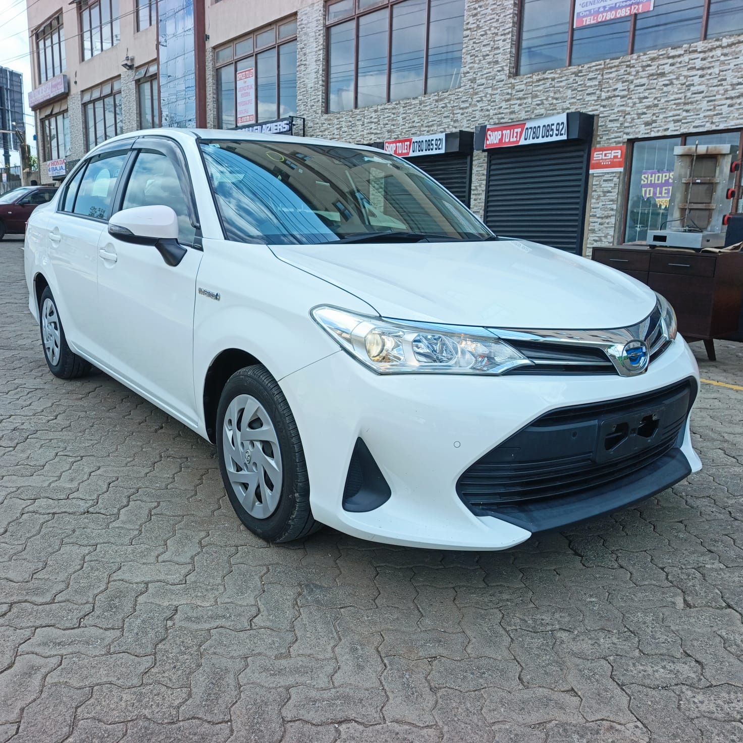 TOYOTA AXIO ( hybrid)